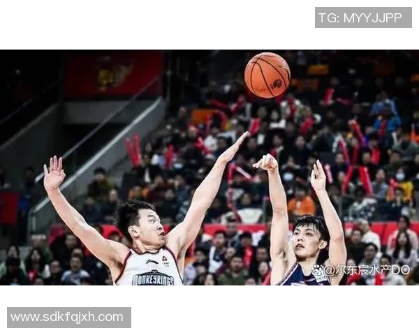 广东宏远与深圳新世纪激战正酣争夺CBA季后赛席位的关键之战